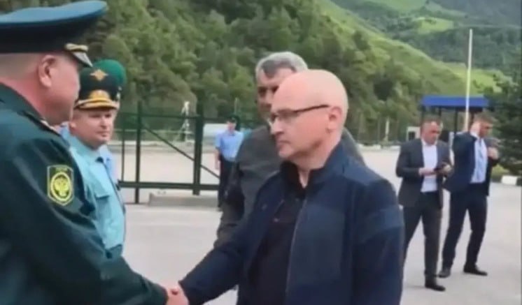 Пробки на границе Осетий дошли до Кремля: Кириенко вновь проверил модернизацию Зарамага